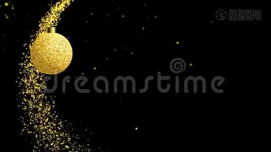在节日黑色背景上悬挂优雅的圣诞黄金晚球。视频