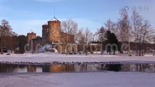 三月的黄昏在奥拉夫林纳的堡垒。 芬兰萨文林纳视频