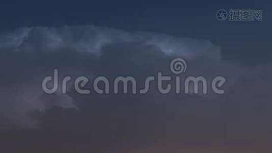 夜间雷雨云带闪电.视频