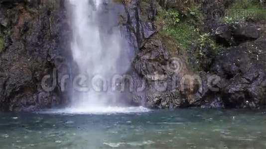 泰国Kanchanaburi Thong Pha Phum国家公园的Namtok Chokkadin瀑布名称视频
