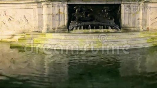 伦敦白金汉宫喷泉视频