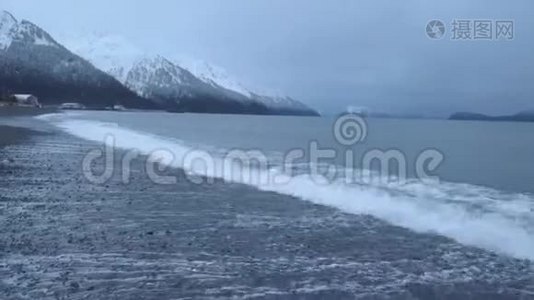 阿拉斯加的海水被潮汐移动视频