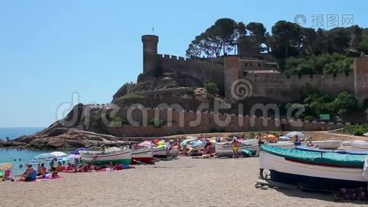 西班牙加泰罗尼亚哥斯塔布拉瓦托萨德马尔海滩和城堡视频