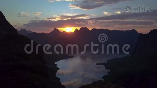 洛福顿群岛群山中的黎明视频