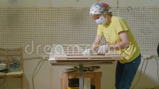 木门毛坯抛光工艺，乡村内门生产视频