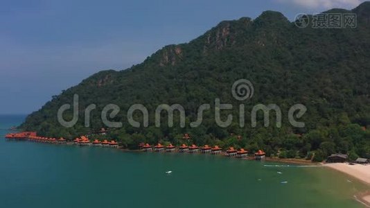 马来西亚兰卡维岛海滩度假村，鸟瞰图.视频