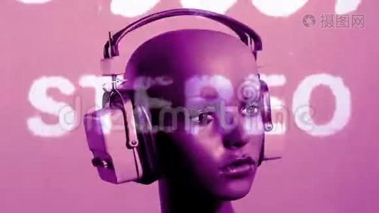 技术覆盖人体模型耳机视频