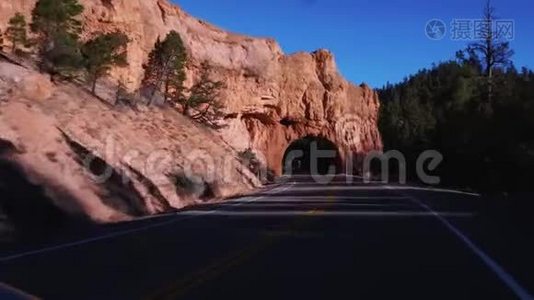 犹他州美丽的红峡谷-美丽的风景公路视频