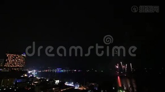 泰国芭堤雅市海滩烟火节视频