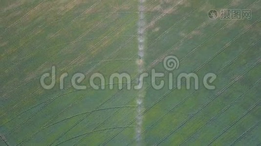 田的灌溉系统.. 空中飞行视频