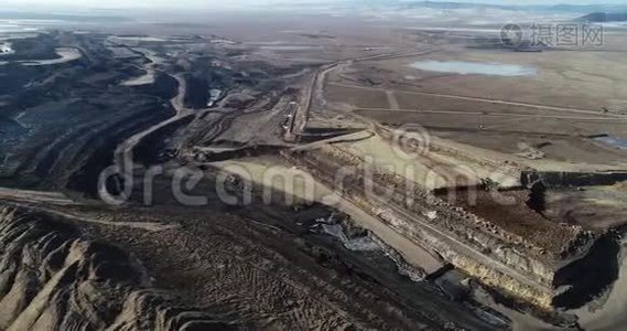 俄罗斯的煤矿开采视频