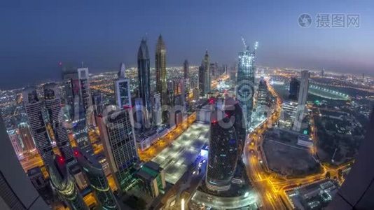 阿联酋迪拜SheikhZayed路和DIFC建筑的天际线从早到晚。视频