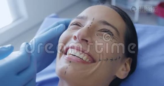 女性美容手术病人视频