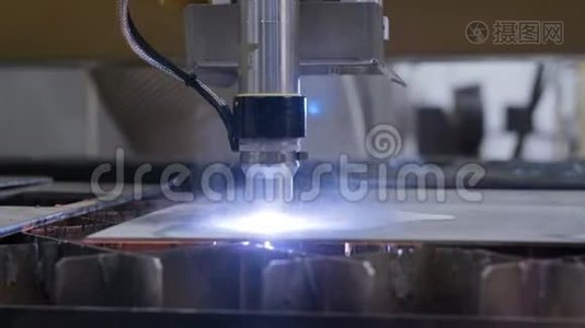 数控加工及切割金属激光机自动化生产视频