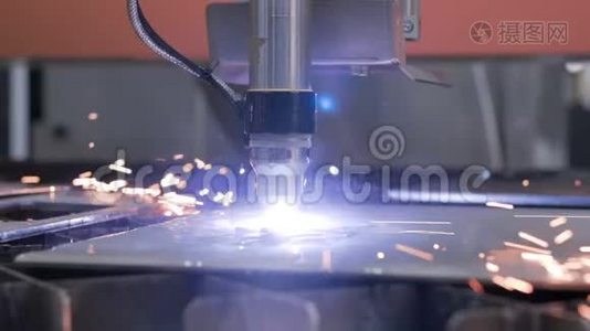 数控加工及切割金属激光机自动化生产视频
