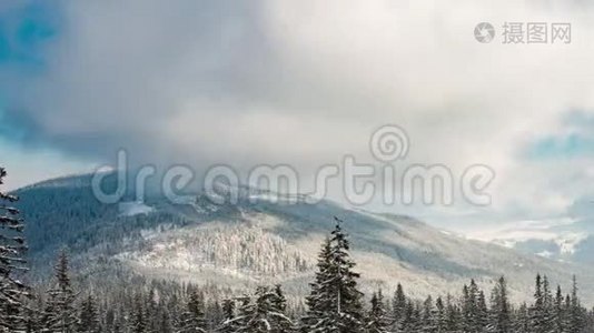 云中雪山峰.视频