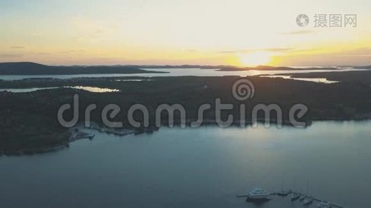 克罗地亚游艇俱乐部和码头的鸟瞰图视频