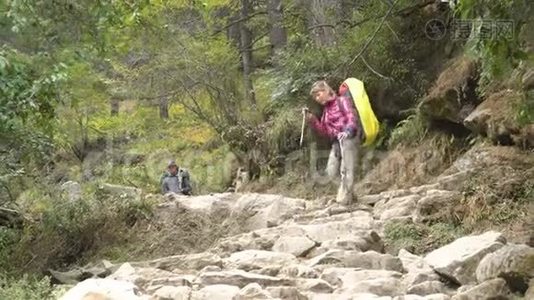 在喜马拉雅山旅游视频