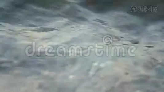 海滩小波浪视频