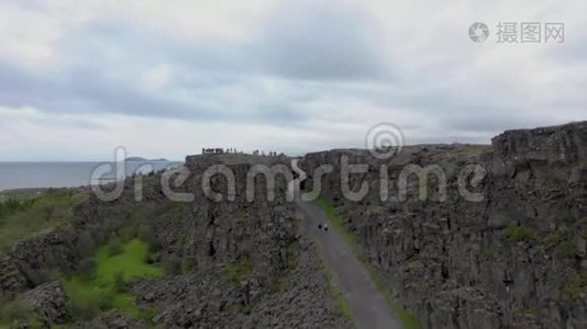 冰岛路的鸟瞰图.视频