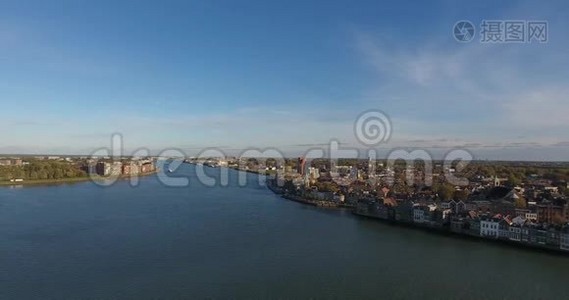 荷兰Dordrecht，沃尔堡地区水和自然景观空中景观视频