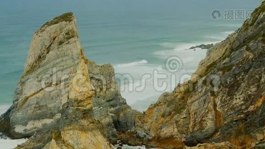 葡萄牙卡波达罗卡的岩石海岸视频