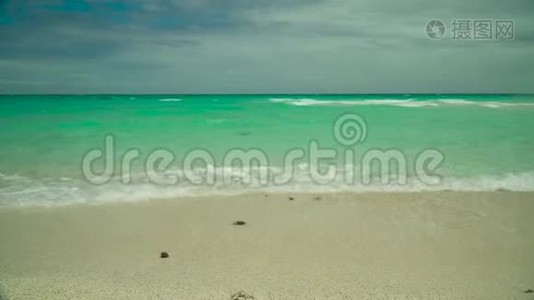热带海滩和蓝海，菲律宾。视频