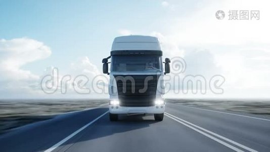 白色卡车。 公路上的半拖车。 运输，物流理念.. 4K写实循环动画。视频