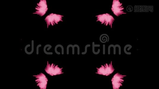 背景，如罗夏墨迹测试3。 荧光的粉红色墨水或烟雾，在黑色上缓慢地分离。 粉红色的水视频