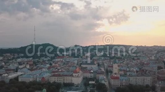 空中城市利沃夫，乌克兰。 欧洲城市。 市的热门区域.. 大会堂视频