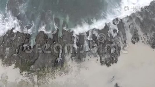 印尼NusaPenida岛破滩巴厘岛附近无人机4K射击视频