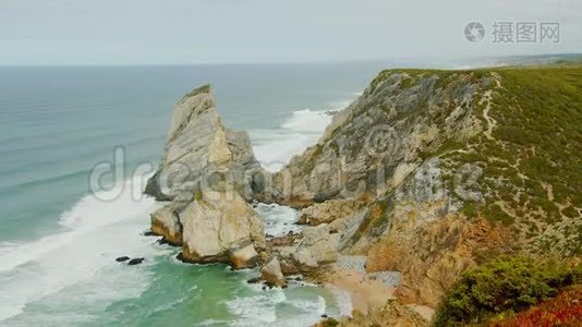 葡萄牙卡波达罗卡的岩石海岸视频