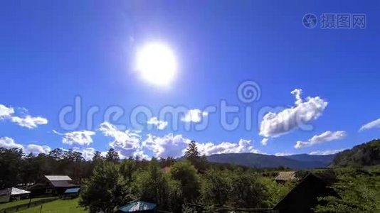 山村时间在夏秋时节. 狂野的亚洲自然和农村。视频