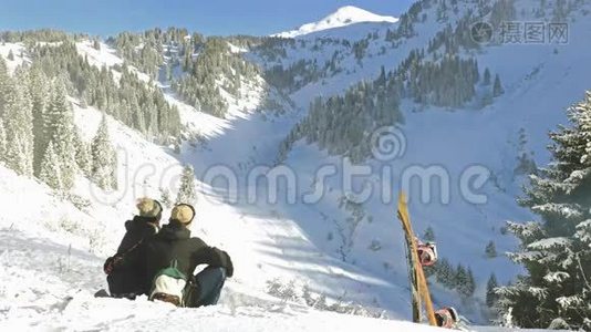 滑雪板和滑雪健康活动，到阿尔卑斯山探险，瑞士视频