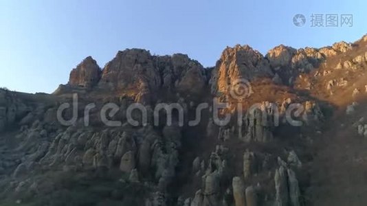 德默芝山脉、鬼谷和月球太阳谷的神奇景色视频