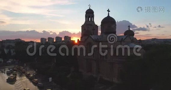 保加利亚瓦尔纳大教堂。 在城里过夜。视频