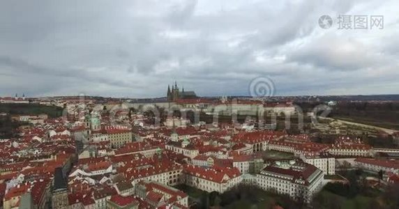 捷克共和国布拉格的鸟瞰图。视频