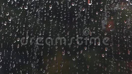 窗雨滴泉镜头.视频