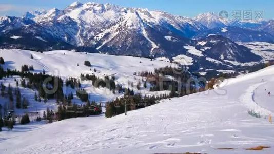 Zwieselalm山，戈索，萨尔茨卡梅尔古特，奥地利视频