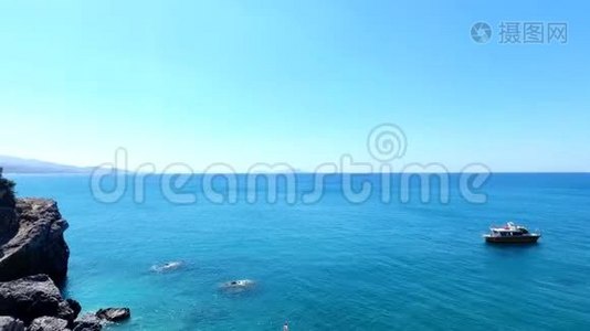 希腊美丽的海洋和船只景观视频
