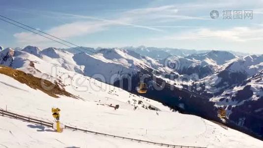 奥地利冬季小镇的鸟瞰图视频
