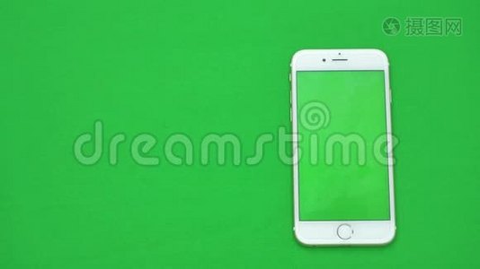在绿色屏幕上使用智能手机，各种手势，vertikal，关闭绿色屏幕视频