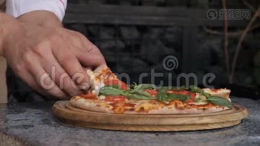 餐厅里有意大利披萨视频