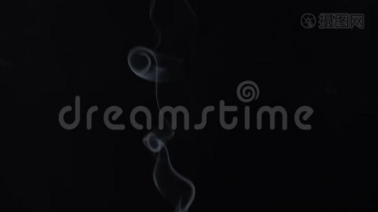 香气棒的烟熏漩涡视频