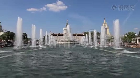 莫斯科VDNKh的喷泉石花。 俄罗斯视频