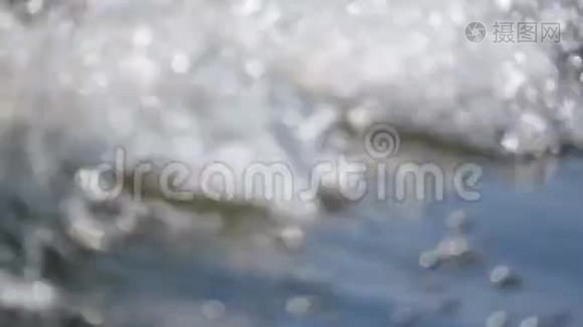 波克和模糊的水背景视频