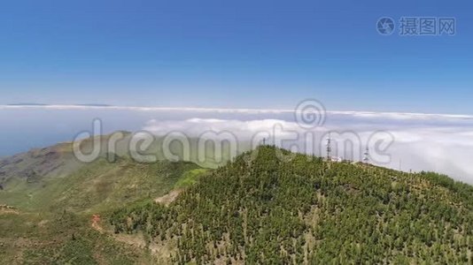 西班牙卡纳里亚斯，埃尔德火山附近的特内里费，从上面俯瞰群山视频