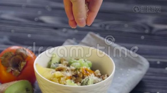 燕麦粥。 健康食品视频
