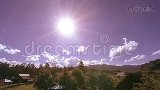 山村时间在夏秋时节. 狂野的亚洲自然和农村。视频