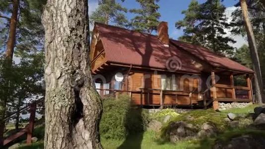 湖边或海边的木屋。 度假别墅视频